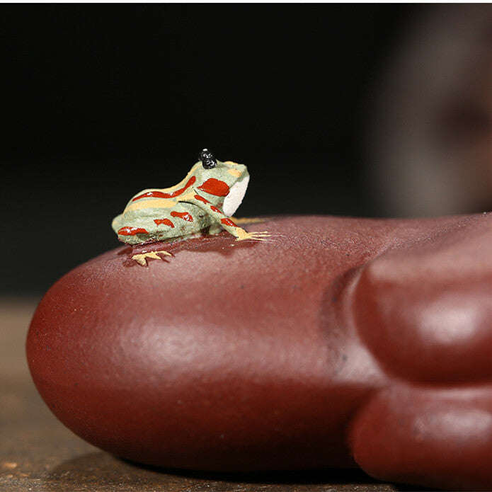 Funny Tea Pet Frog Statue On Horsebean Water Spray Tea Play Animal Zisha Clay