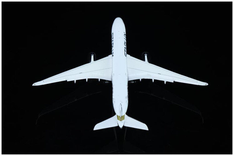 JC Wings STARLUX For Airbus A350-900XWB B-58501 flaps down 1/400 Pre-built Model
