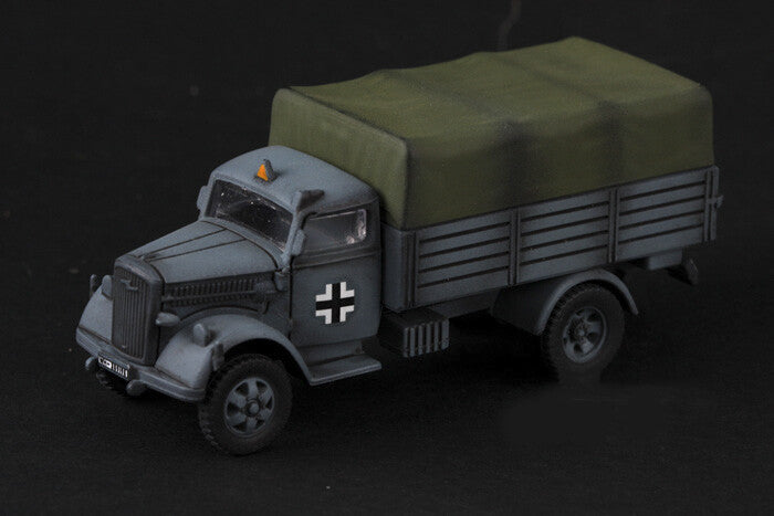 PINMO GERMAN Opel Transport truck Winter camouflage 1/72 Plastic Truck Model