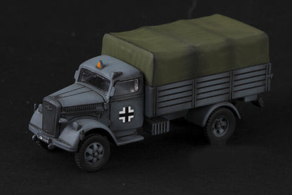 PINMO GERMAN Opel Transport truck Winter camouflage 1/72 Plastic Truck Model