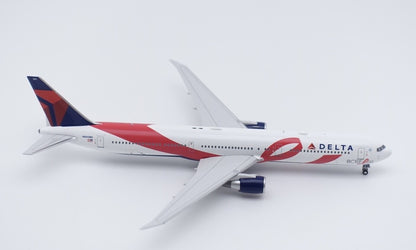 1:400 Panda DELTA BOEING 767-400 Passenger Airplane Diecast Aircraft Plane Model