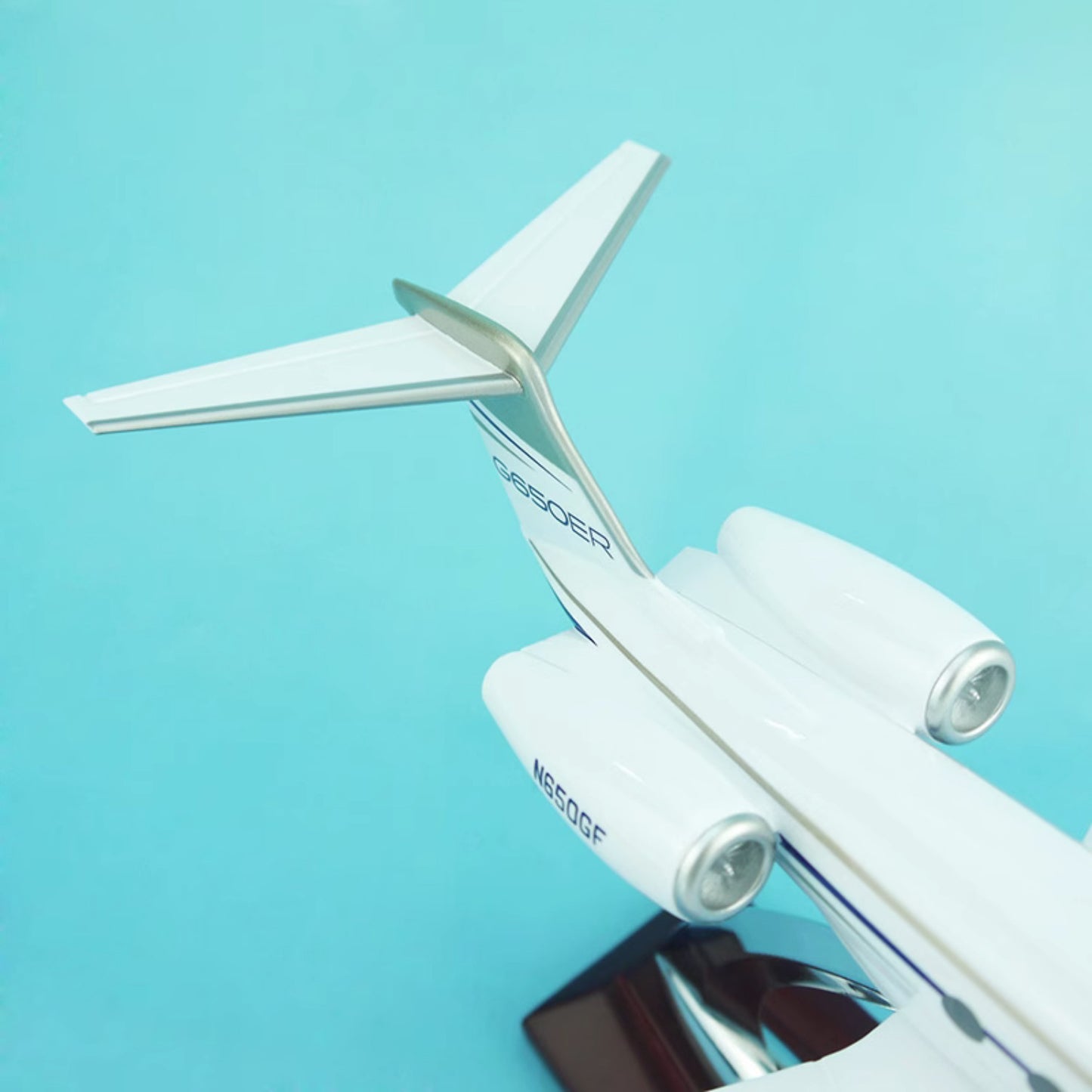 1:100 Gulfstream G650ER Private Jet Model Business Jet Gift Box 32cm/13inches