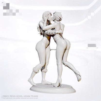 1/35 resin figure model kit Nvxia V-J Day in Times Square Unassembled Unpainted