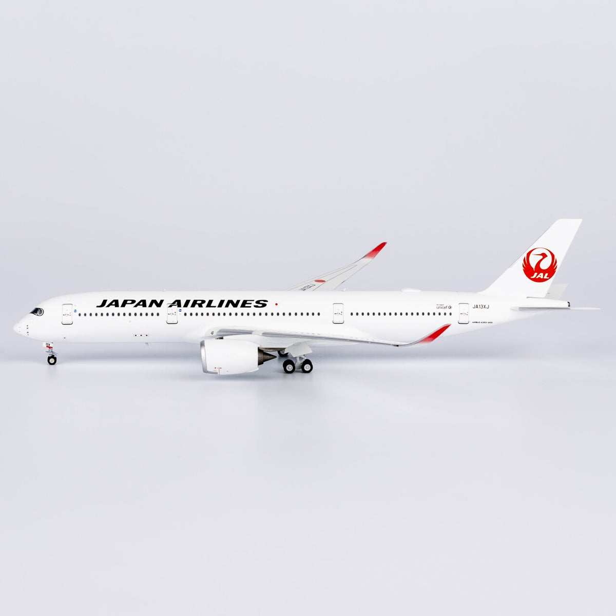 1:400 NGmodels Japan Airlines Airbus A350-900 Passenger Airplane Diecast Model