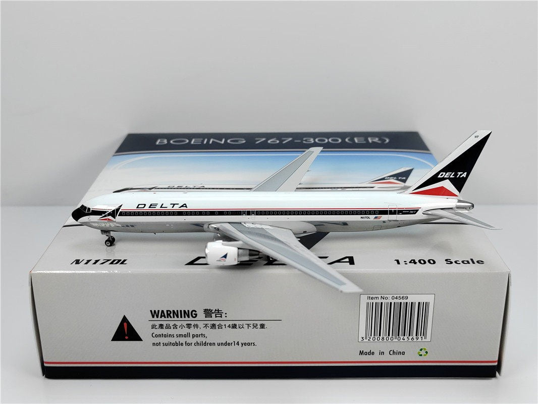 1:400 Phoenix Delta Air Lines B767-300 N117DL Airplane Diecast Aircraft Model