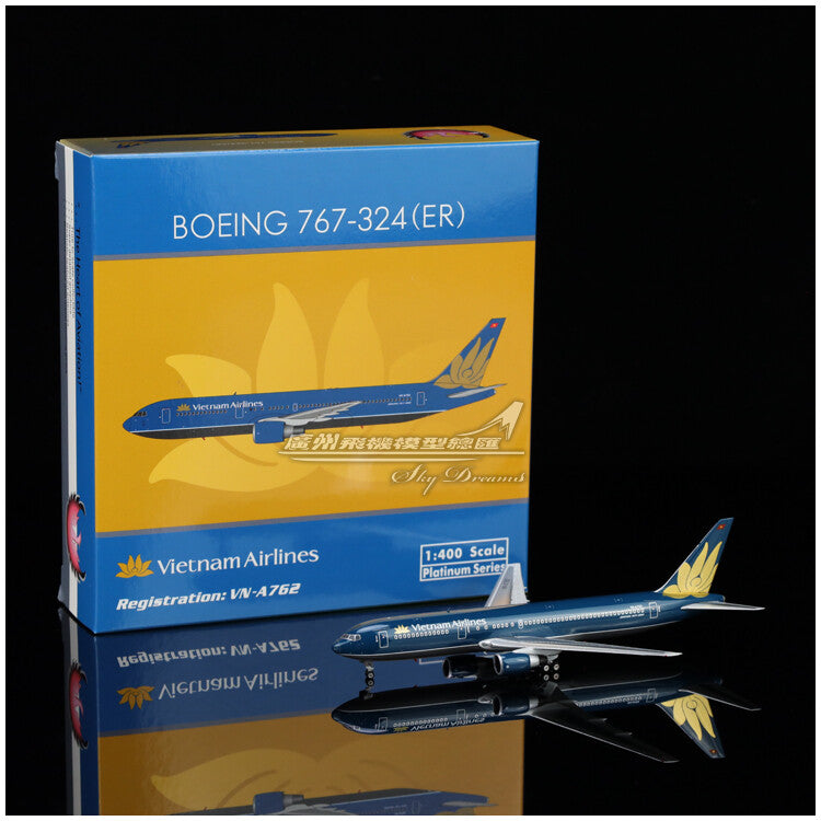 1:400 Phoenix Vietnam Airlines BOEING 767-300ER Passenger Airplane Diecast Model