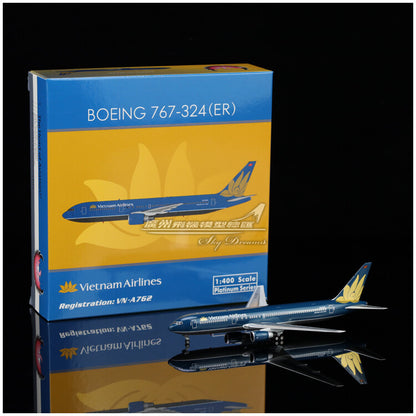 1:400 Phoenix Vietnam Airlines BOEING 767-300ER Passenger Airplane Diecast Model