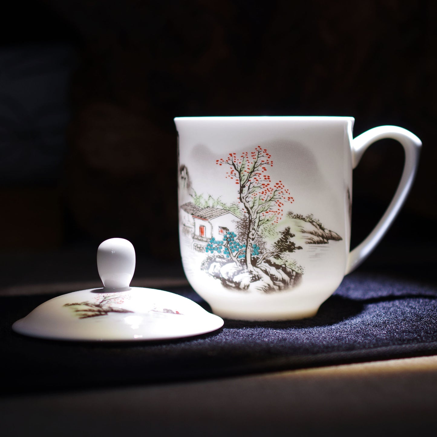 Jingdezhen Blue and White Bone Porcelain Cup Ceramic Tea Cup with Handle Lid