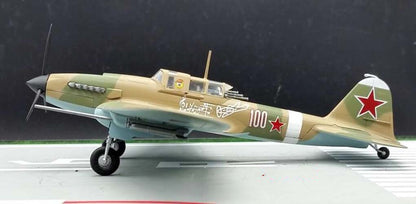 WWII Russian Ilyushin Il-2 Sturmovik ground attack 1/72 plane Easy model