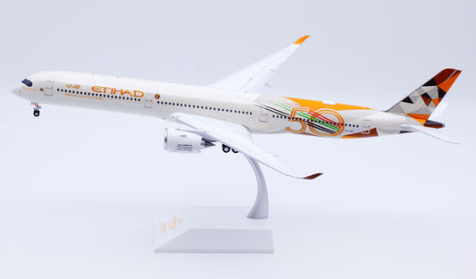 1:200 JC Wings ETIHAD AIRBUS A350-1000 Flap Down Airplane Diecast Aircraft Model