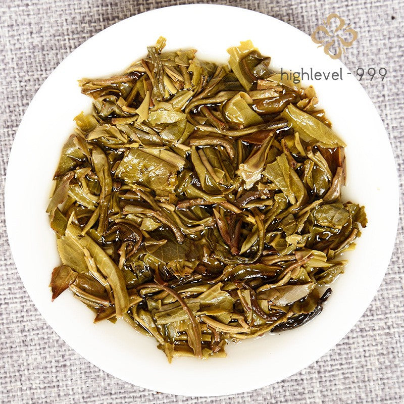 100g Raw Pu'er Tea Cake Yunnan Ancient Tree Golden Bud Early Spring Dried Tea