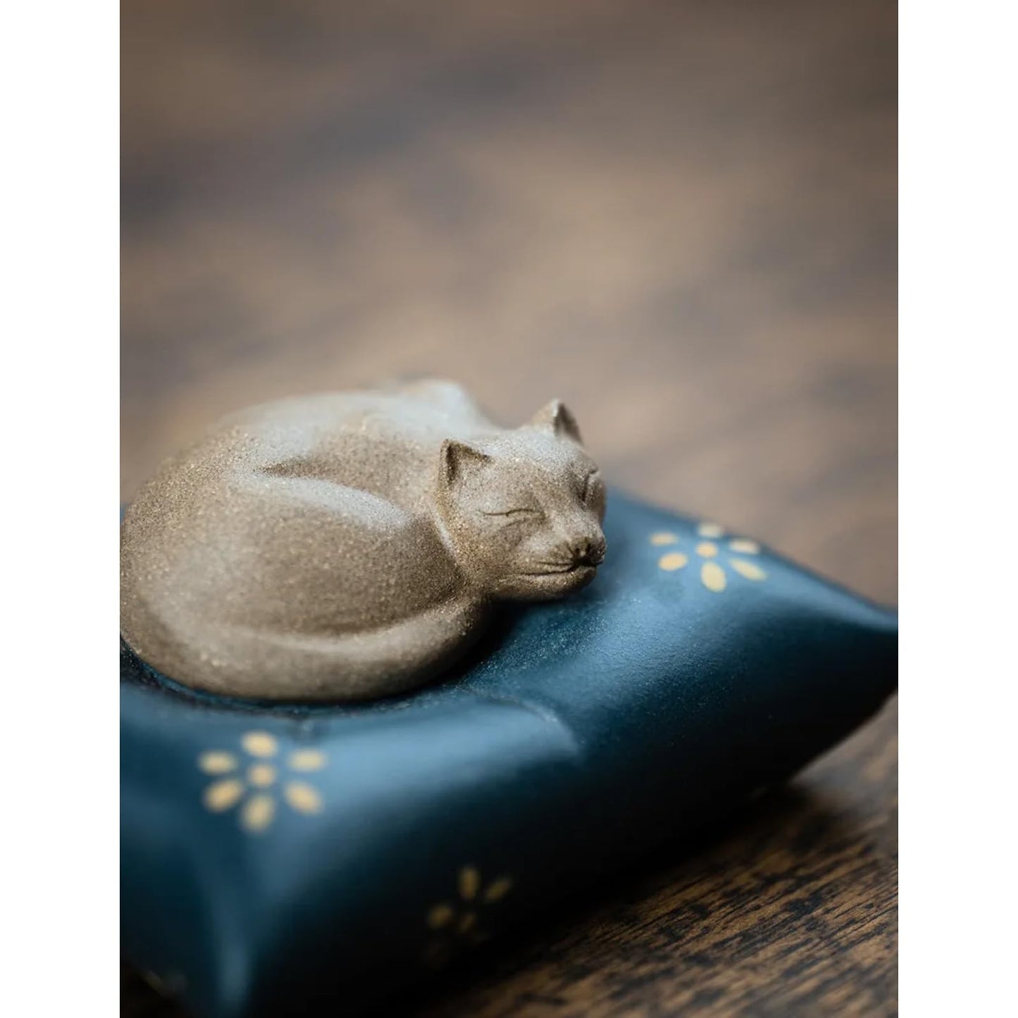 Handmade Pillow Sleeping Cat Purple Clay Tea Pet 7.7cm Desktop Decor Tea Play