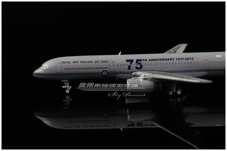 1:400 JC Wings ROYAL NEW ZEALAND AIR FORCE BOEING 757-200 Airplane Diecast Model