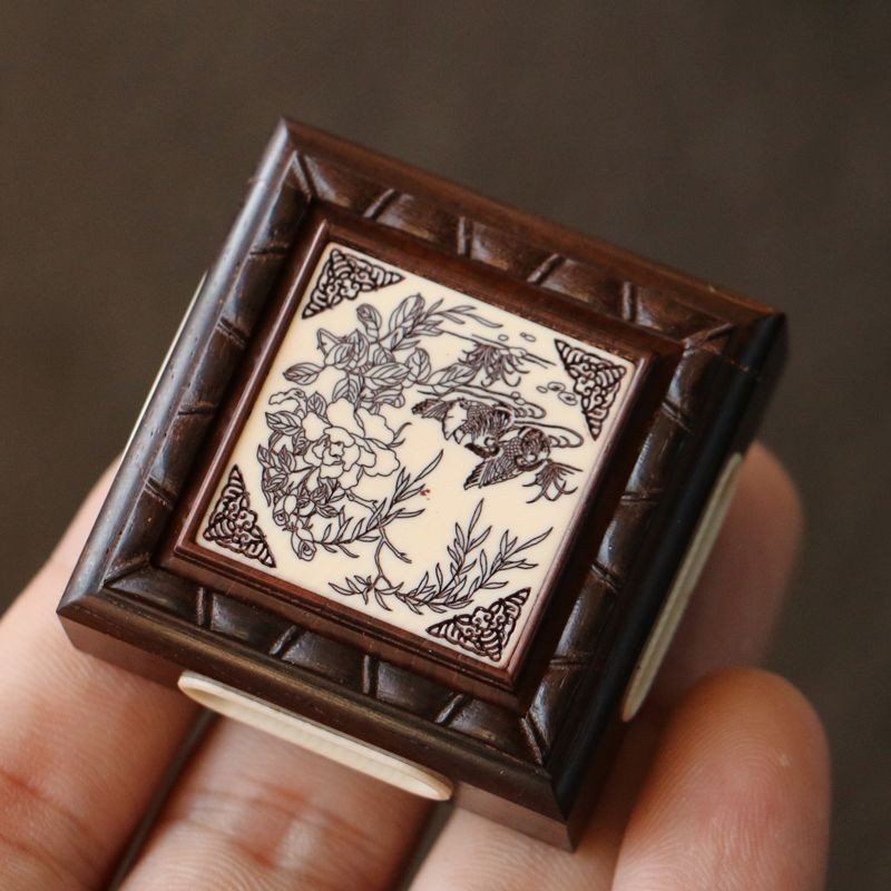 Vintage Zhang Shenglin Redwood Huang Ling Cage Insect Box