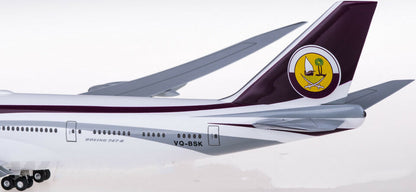 1:200 Hogan Qatar Amiri Flight BOEING 747-8 Passenger Airplane ABS Plastic Model