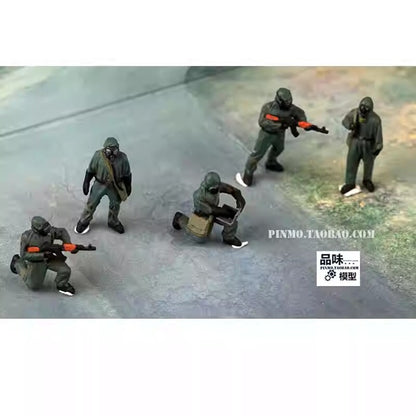 1/72 Russian Biochemical Soldier 5 Soldier Model # B