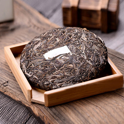 200g Pu-erh cha Tea Cake High Mountain Ancient Trees Early Spring Pure Material