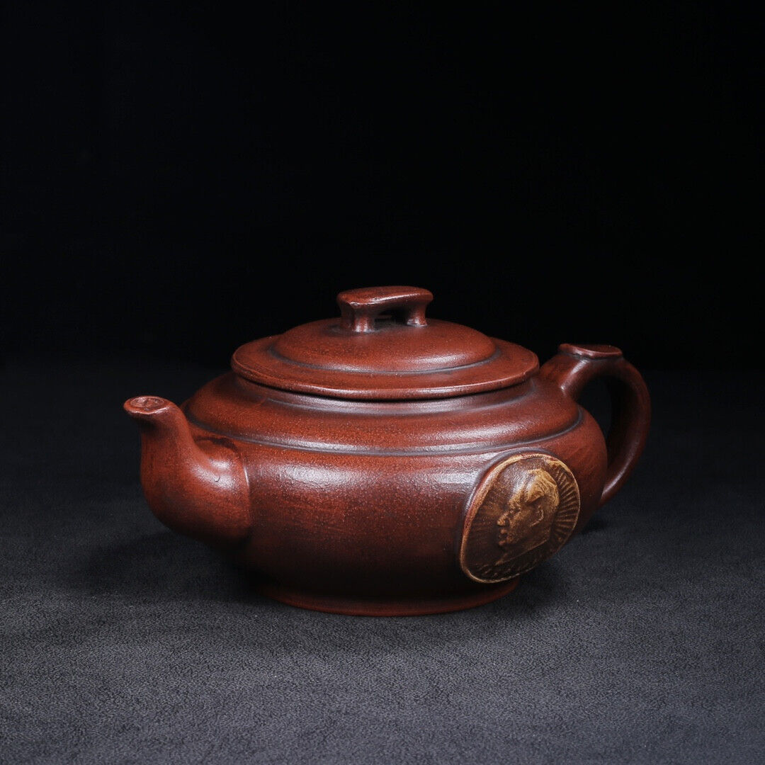 Chinese Yixing Zisha Clay Handmade Exquisite Teapot（上新桥(文革壶) 底款：周桂珍）