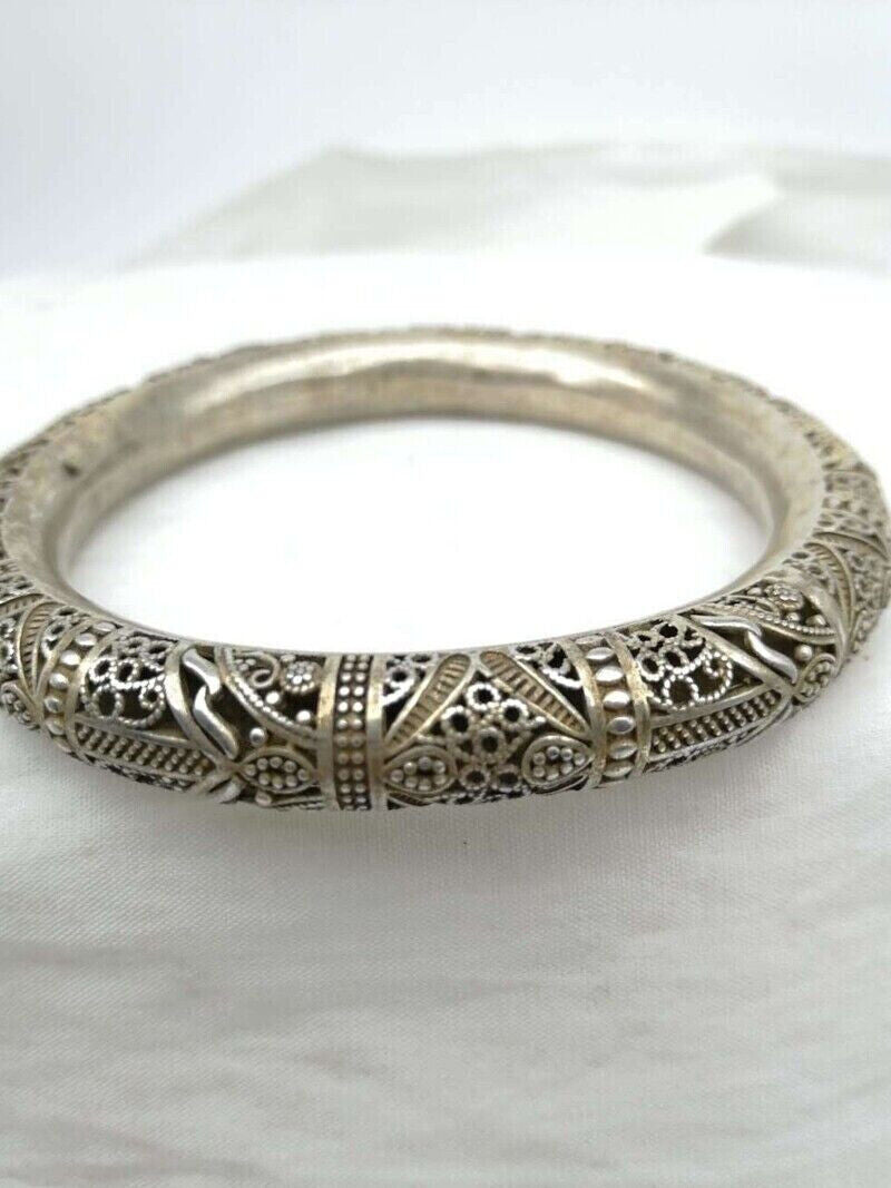 Old Chinese tibet silver Hollow-out handcarved flower round Bracelet