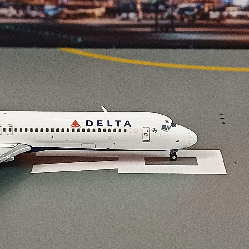 1:400 Geminijets Delta Air Lines B717 N947AT Passenger Airplane Diecast Model