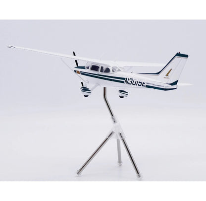 1:400 JC Wings Qantas Cessna 172 N3015E Passenger Airplane Diecast Plane Model