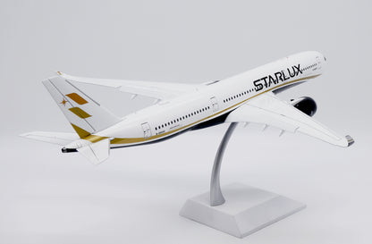 1:200 Wings Starlux Airlines Airbus A350-900XWB Airplane Diecast Aircraft Model