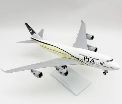 30CM PIA BOEING 747-400 Passenger Airplane Landing Gear Resin Aircraft Model