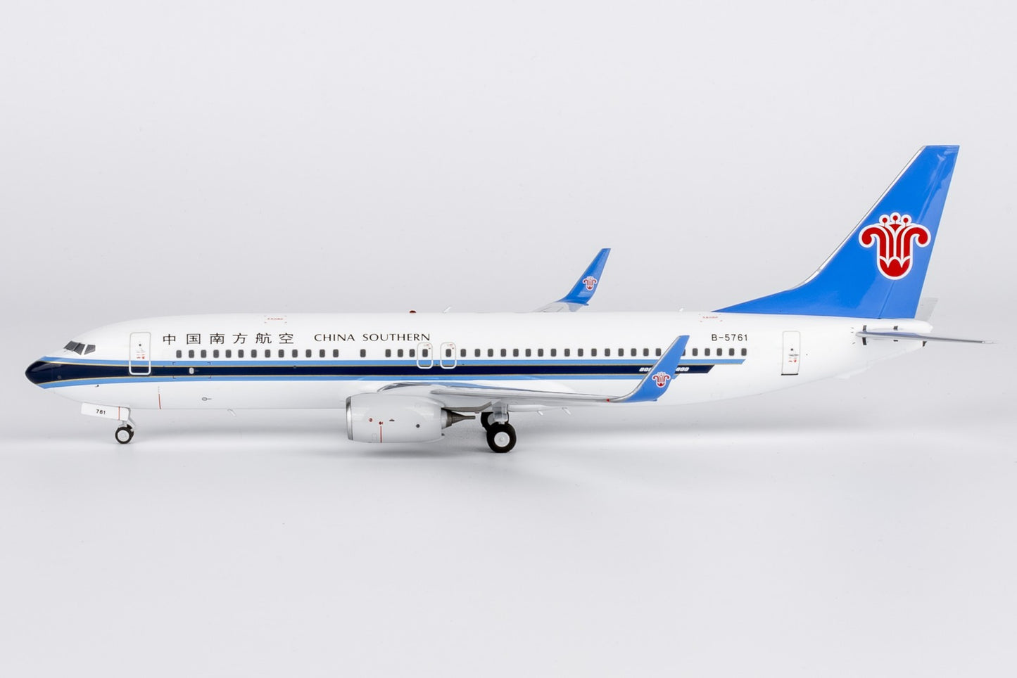 1:200 NGmodels China Southern Boeing 737-800 Passenger Diecast Airplane Model