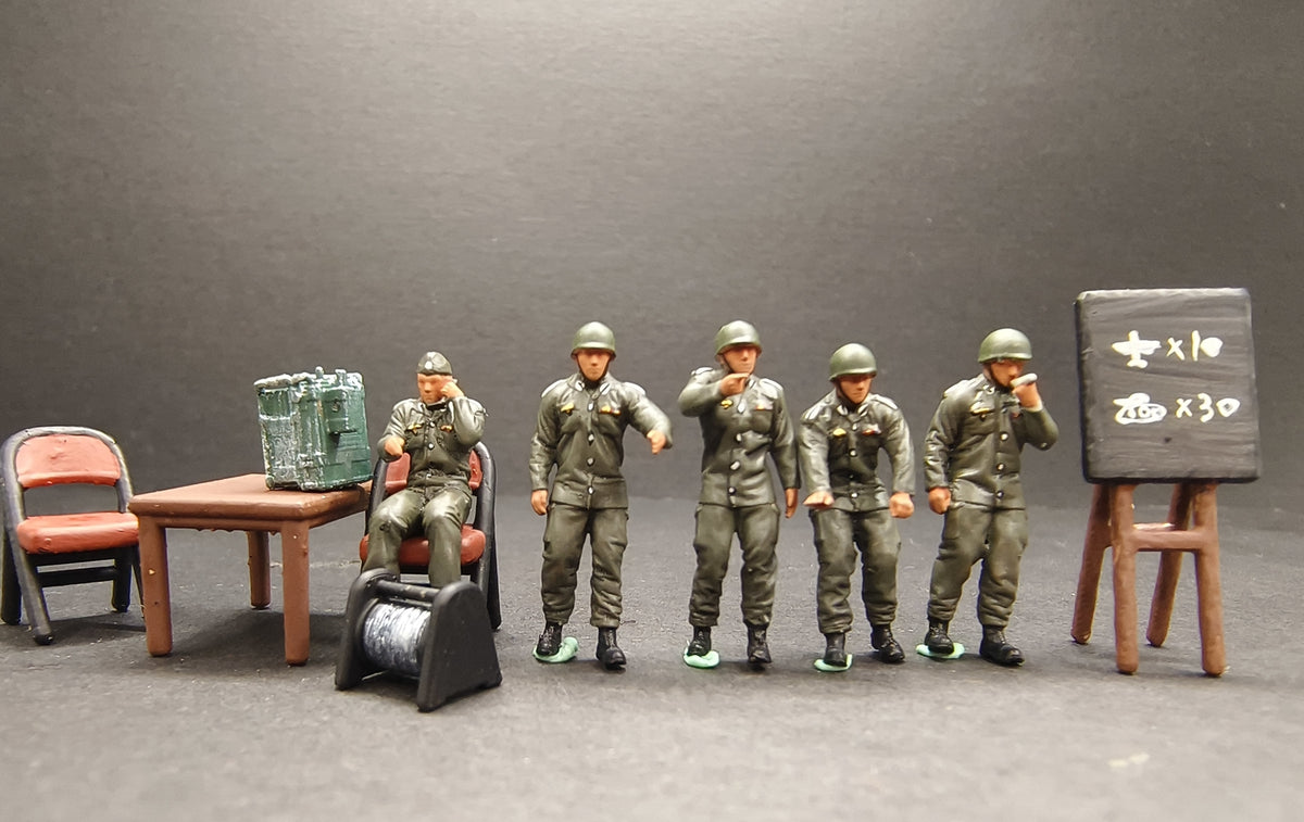 1/72 10Pcs World War II German Command Table and Chair Scene Model