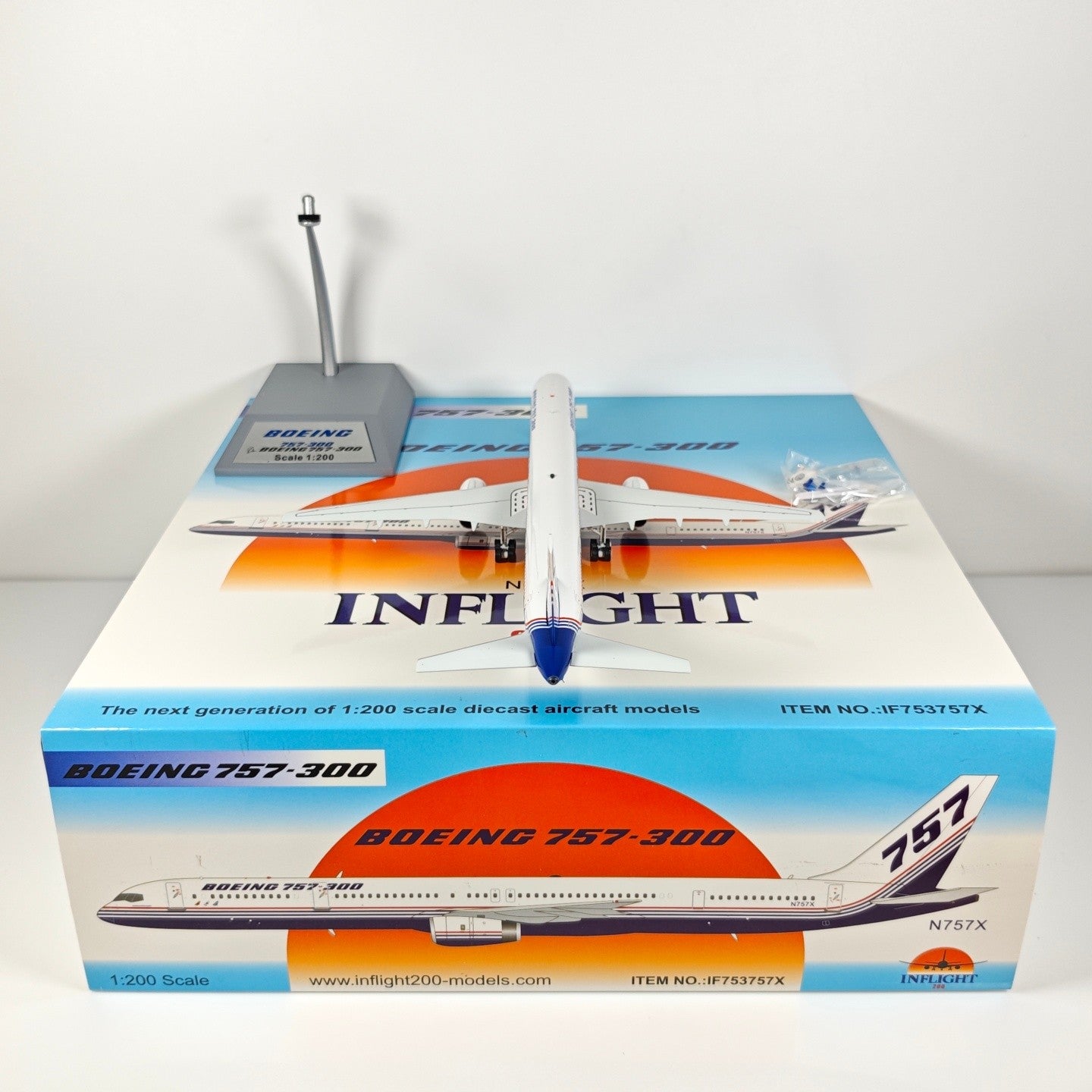 1:200 InFlight Boeing 757-300 N757X Passenger Airplane Diecast Plane Model