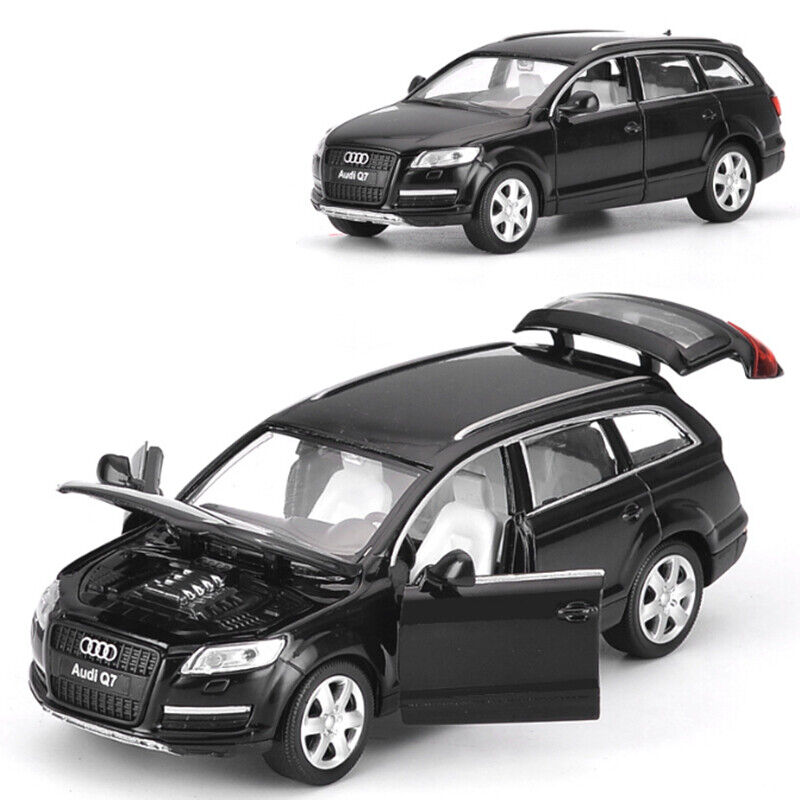 1:32 Audi Q7 SUV Diecast Model Car Toy Vehicles Car Sound Light Collection Gift