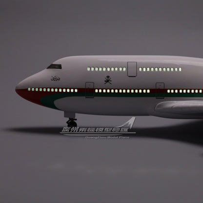 47CM 1:150 Oman BOEING 747-400 Airplane Led Sound-controll Light Resin Model
