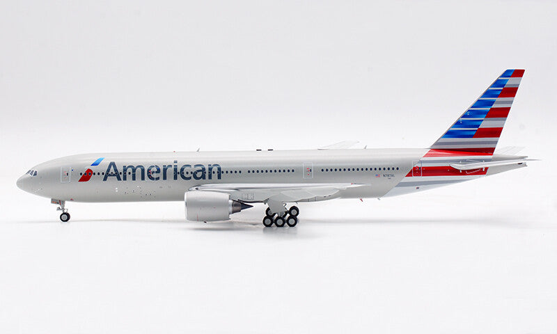 1:200 32CM InFlight American BOEING 777-200 Passenger Airplane Diecast Model