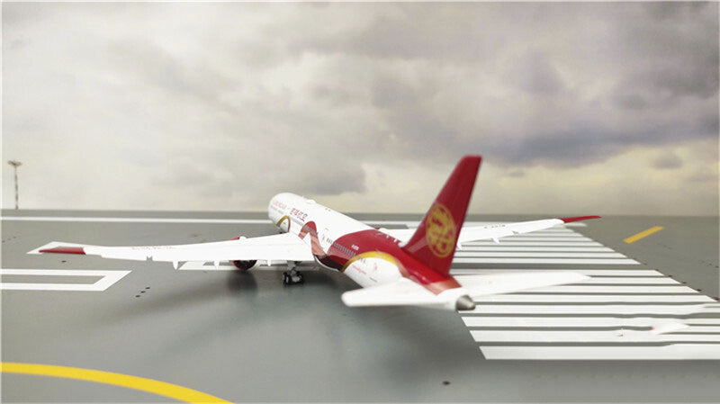 JC Wings JUNEYAO AIR for Boeing 787-9 B-207N Flaps down 1/400 plane Pre-builded
