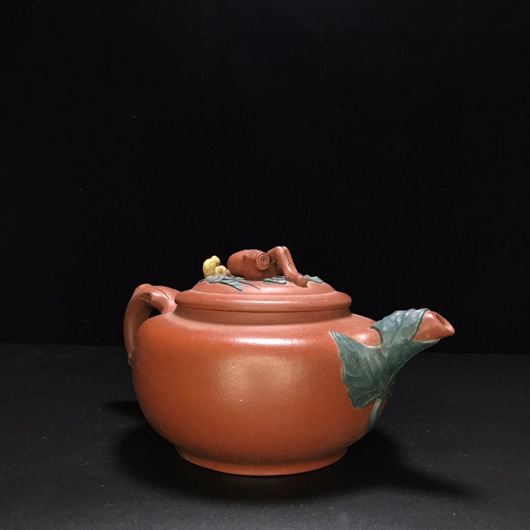 Chinese Yixing Zisha Clay Handmade Exquisite Teapot （松鼠壶 底款：蒋蓉 ）