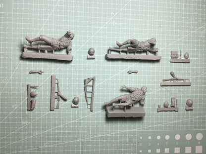 1:35 resin figure model 3 soldiers Unassembled Unpainted