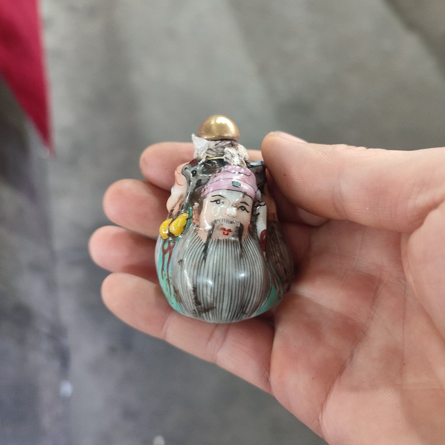 A Chinese Famille Rose Porcelain Snuff Bottle God Longevity Statue Men Painted
