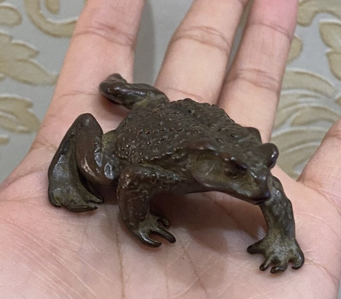 Old Bronze Hand Casting Fortune Frog Statue Netsuke Jin Chan Tea Pet Tray Deco