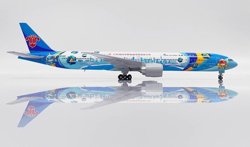 1:400 JC Wings CHINA SOUTHERN BOEING 777-300ER Passenger Airplane Diecast Model