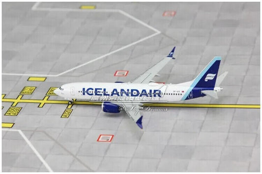 1:400 GeminiJets ICELANDAIR BOEING 737 MAX 8 Passenger Airplane Diecast Model