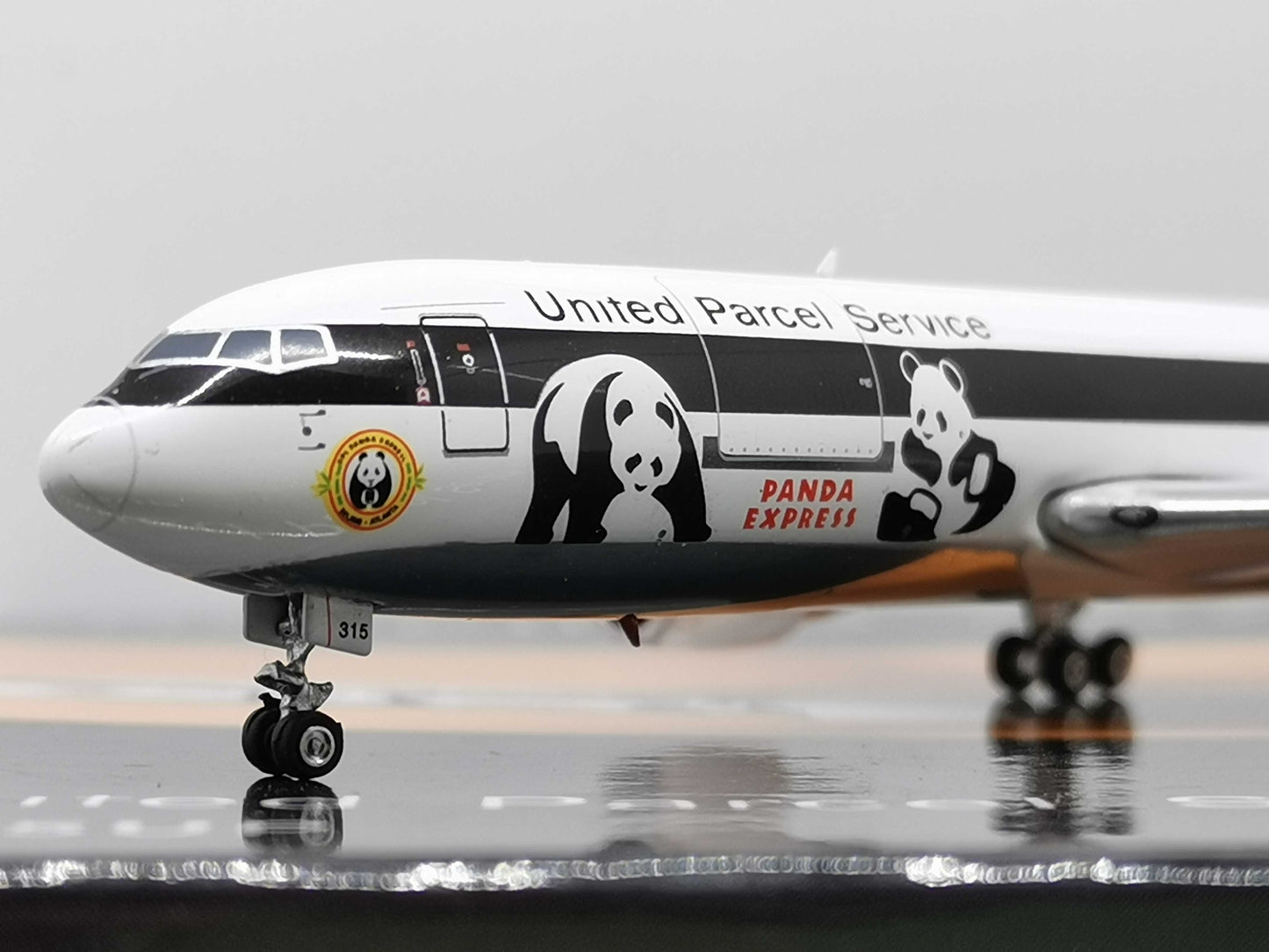 1:400 Phoenix United parcel Service B767-300ER Airplane Diecast Aircraft Model