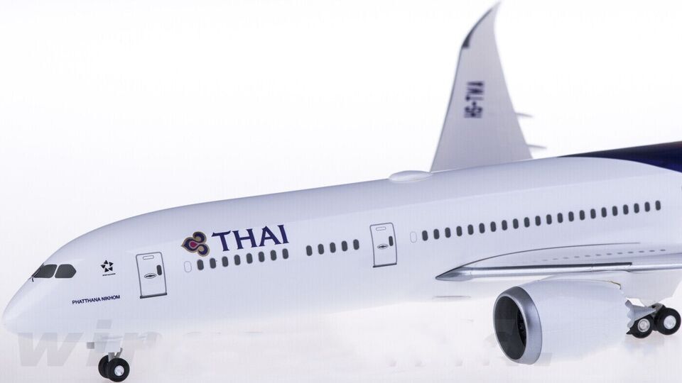 1:200 32CM Hogan THAI BOEING 787-9 Passenger Plane ABS Plastic Aircraft Model