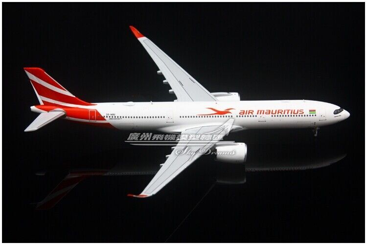 1:400 JC WINGS AIR MAURITIUS AIRBUS A330-900 Passenger Airplane Diecast Model