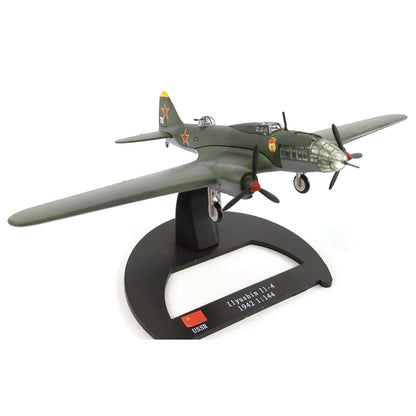 Alloy 1/144 Scale WWII Soviet IIyushin II-4 Bomber Plane Model Decor Collection