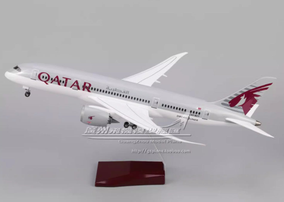 1:130 43CM QATAR BOEING 787 Passenger Plane Led Sound Light Resin Aircraft Model