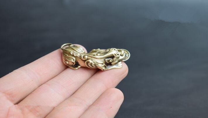 Chinese Old Antique Collectibles Pure Brass God Beast Pixiu Small Pendant