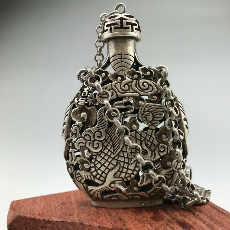 Chinese ancient Tibetan silver bottle hand-carved Chinese dragon pattern
