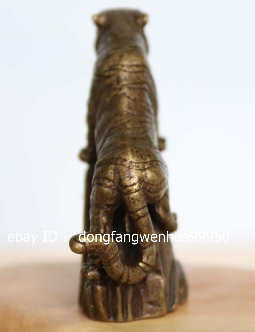 China Old Copper Bronze Handmade Feng Shui Mountain Tiger Small Statue WM17