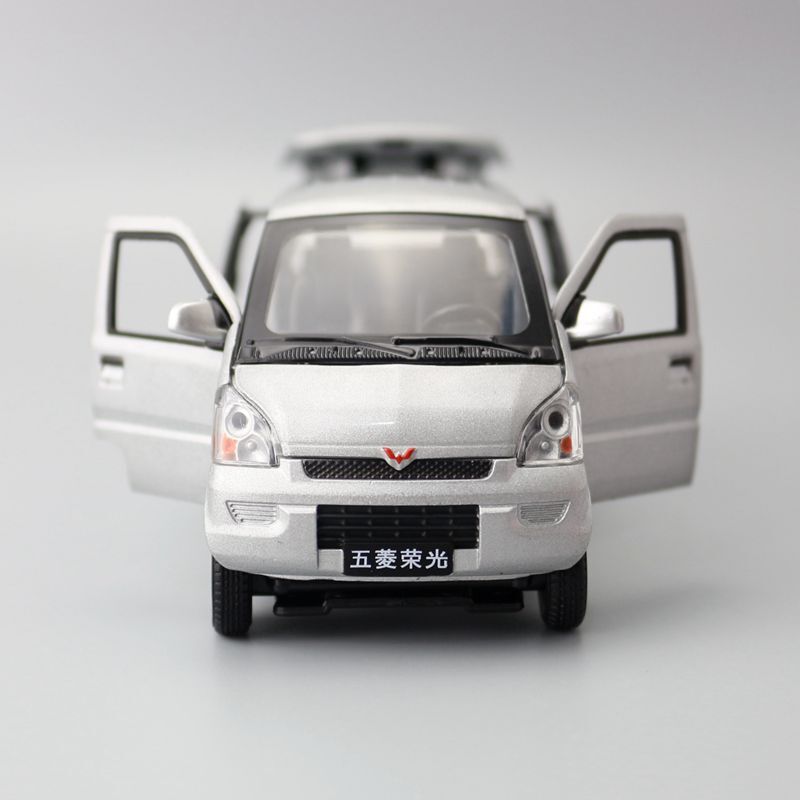 1:32 Diecast Wuling Glory Van Metal Car Model Toy Door Open Sound Light Gift