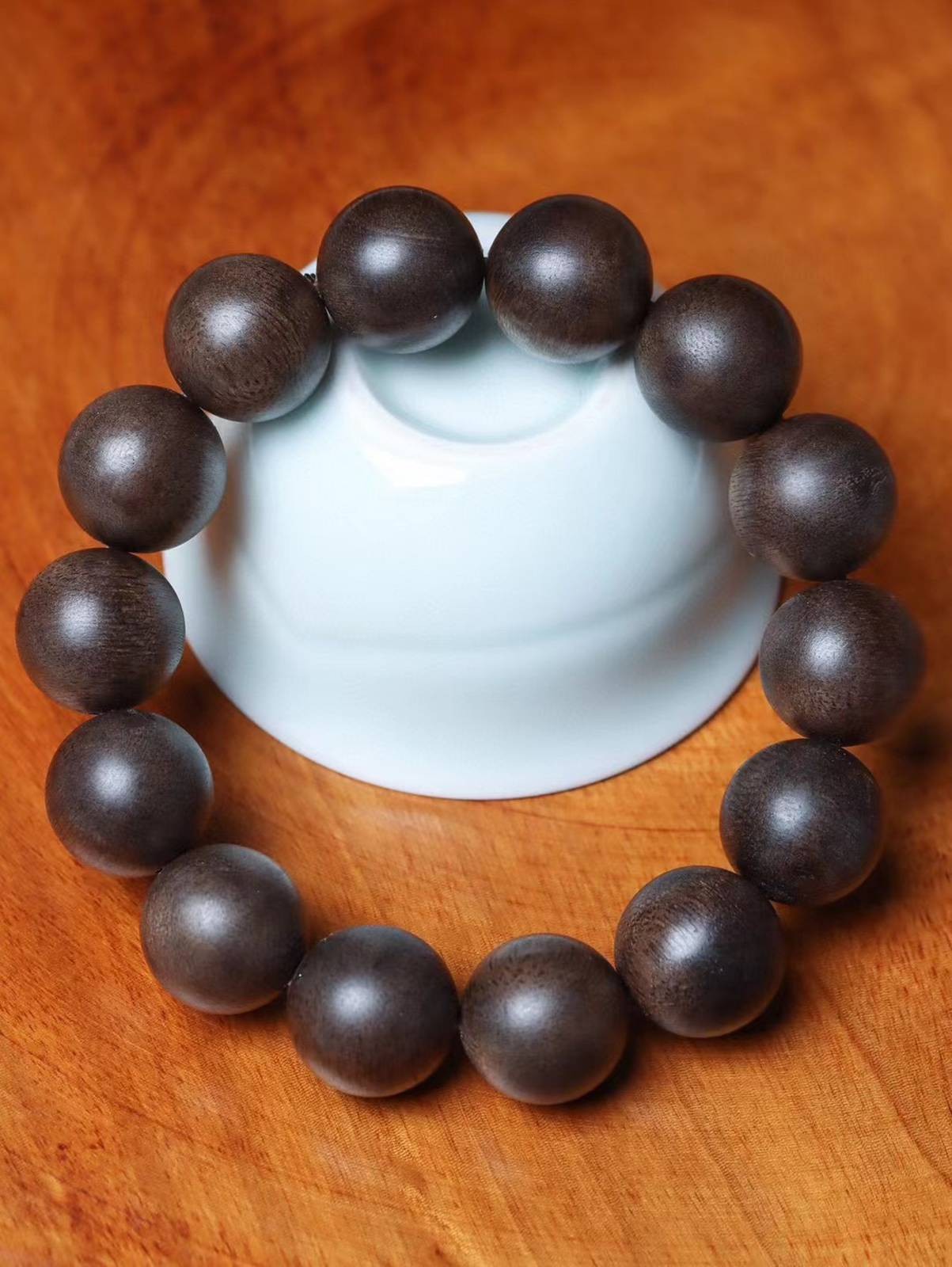 16mm Chinese Natural Eaglewood Handmade Exquisite Bracelets 31289